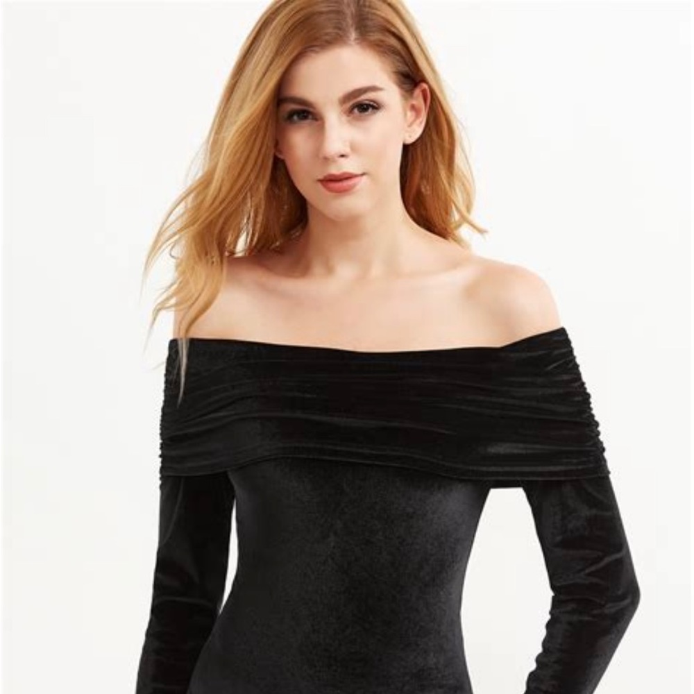 Naked Wardrobe Off Shoulder Velvet Bodysuit